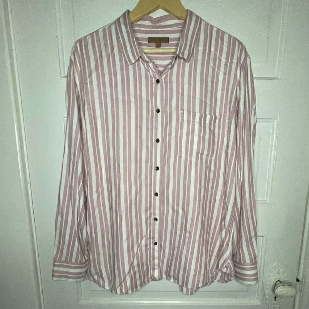 JACHS Girlfriend Long Sleeve Button Up Blouse - Picture 3 of 11